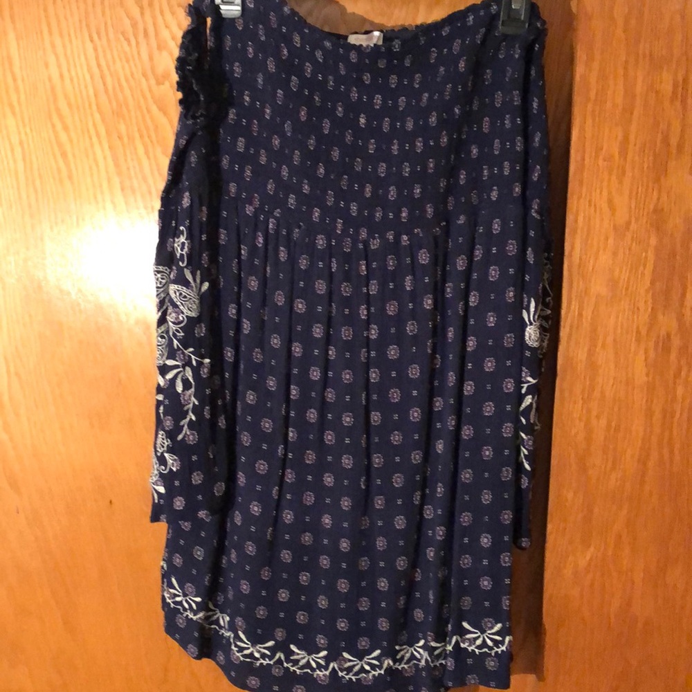 Off shoulder long shirt